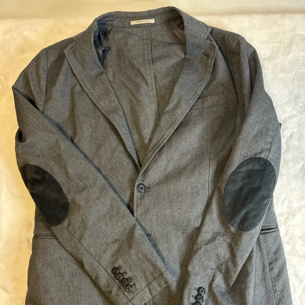 Armani Collezioni Men’s 44R Gray Herringbone Sport Coat Blazer Two Button Elbow